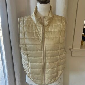 JoyLab Ivory Quilted Vest